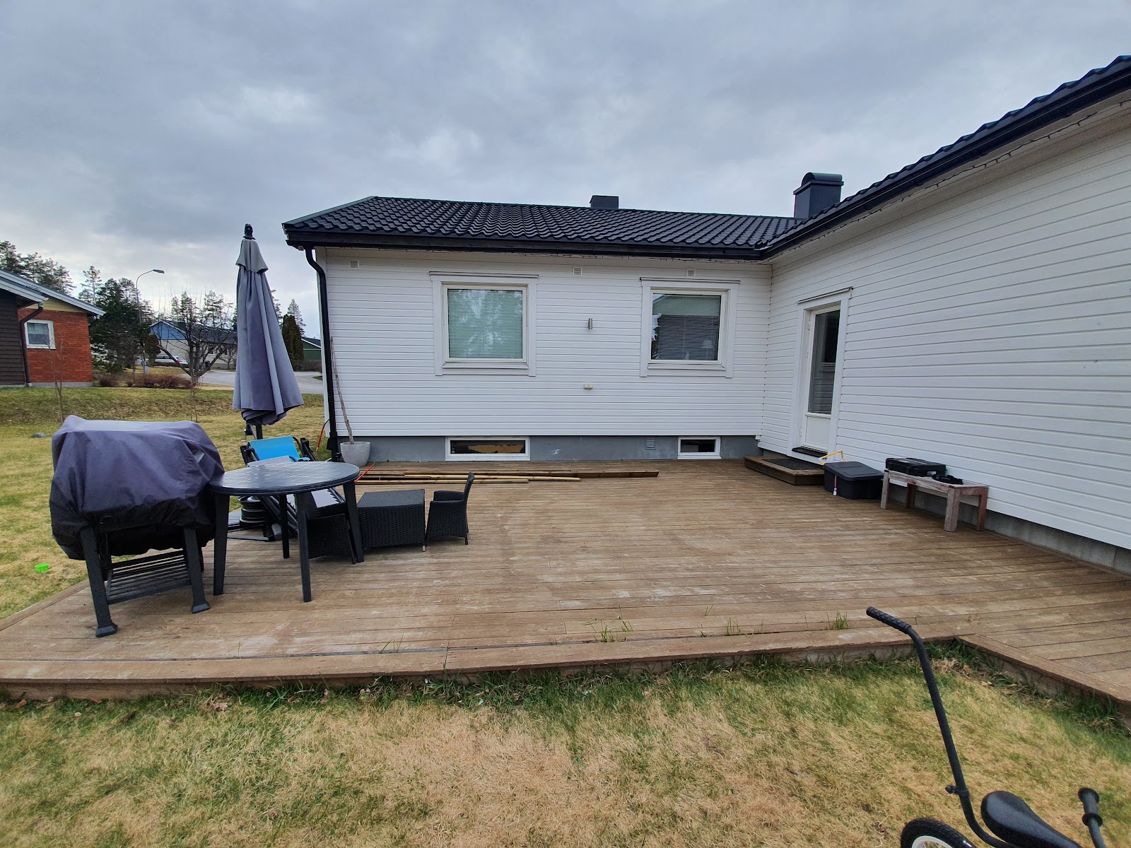 Ny terrasse til vinkelhus