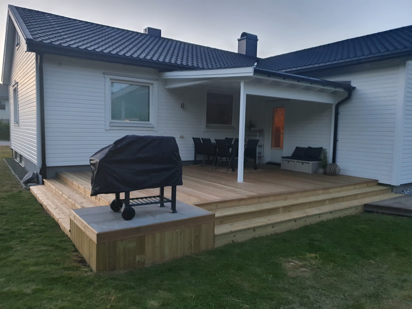 Ny terrasse til vinkelhus