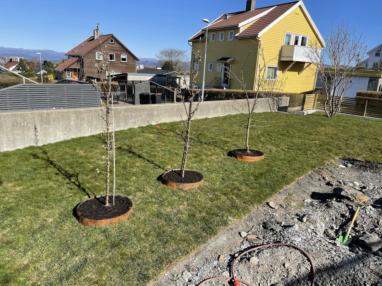 Haveprojekt med fokus på beklædning og trapper