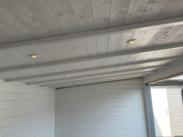 Ny terrasse, depotrum og lysthus