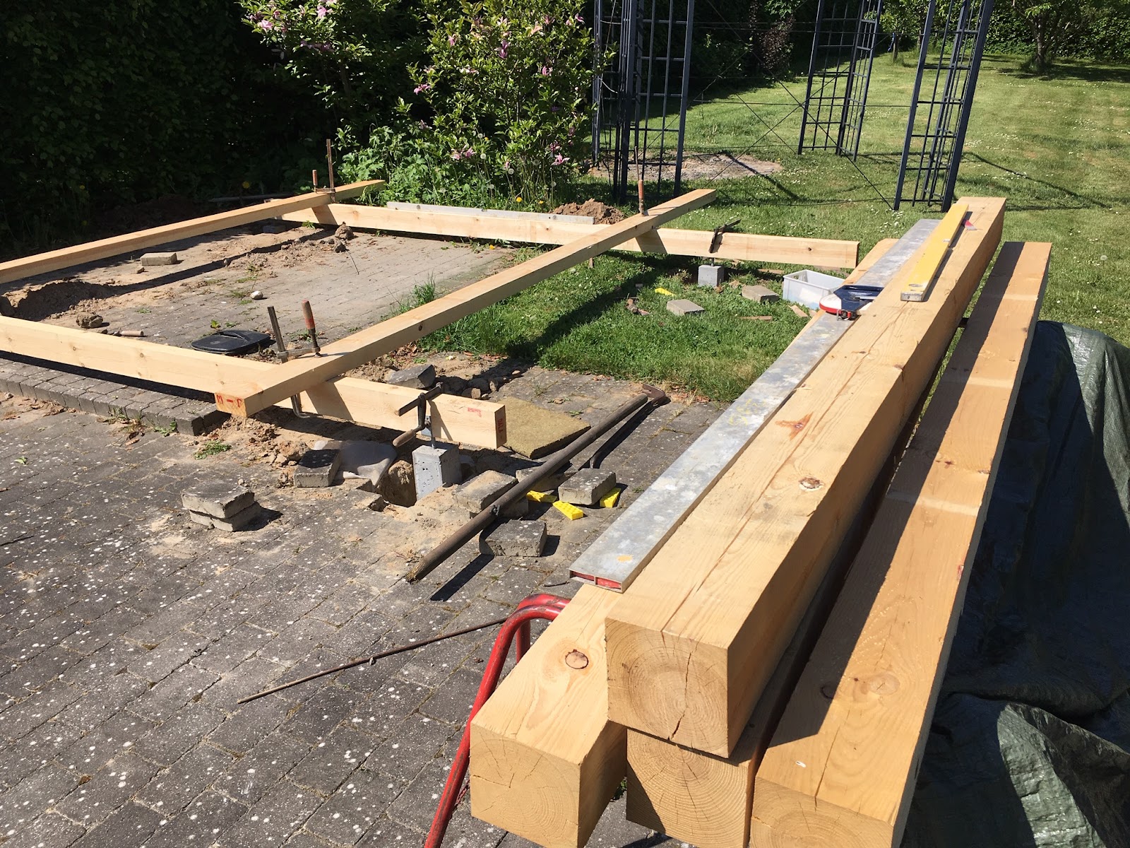 Pavillon til brolagt terrasse