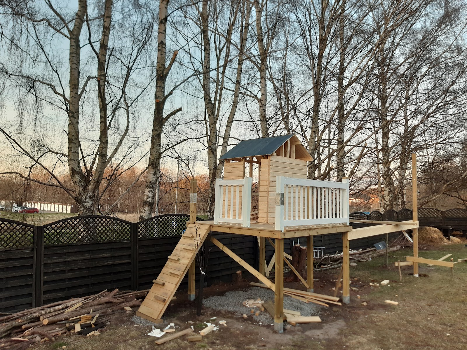 Legehus i førstesalshøjde