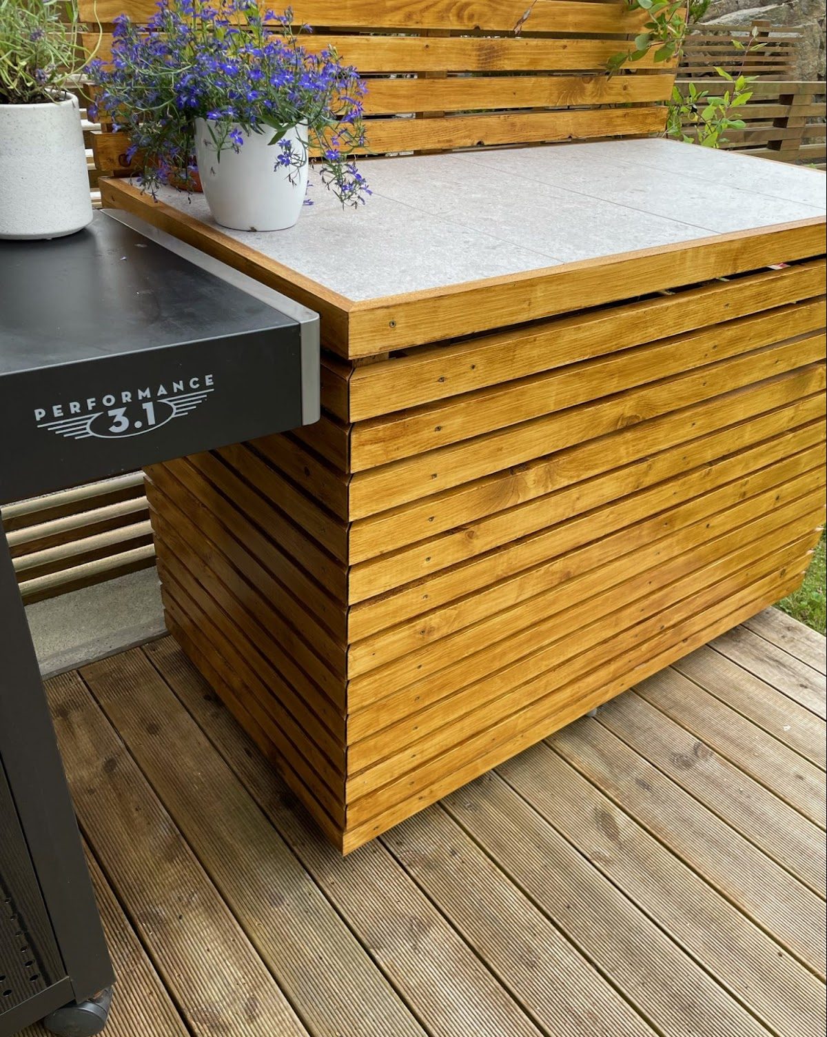 Arbejdsbord til grillen