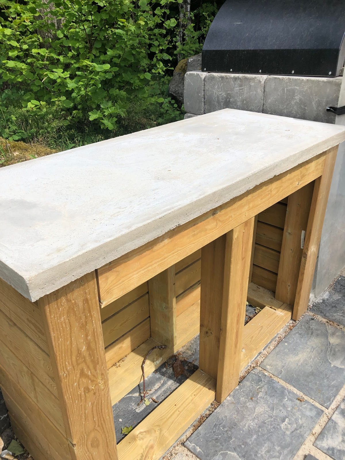 Udekøkken med brændefyret pizzaovn