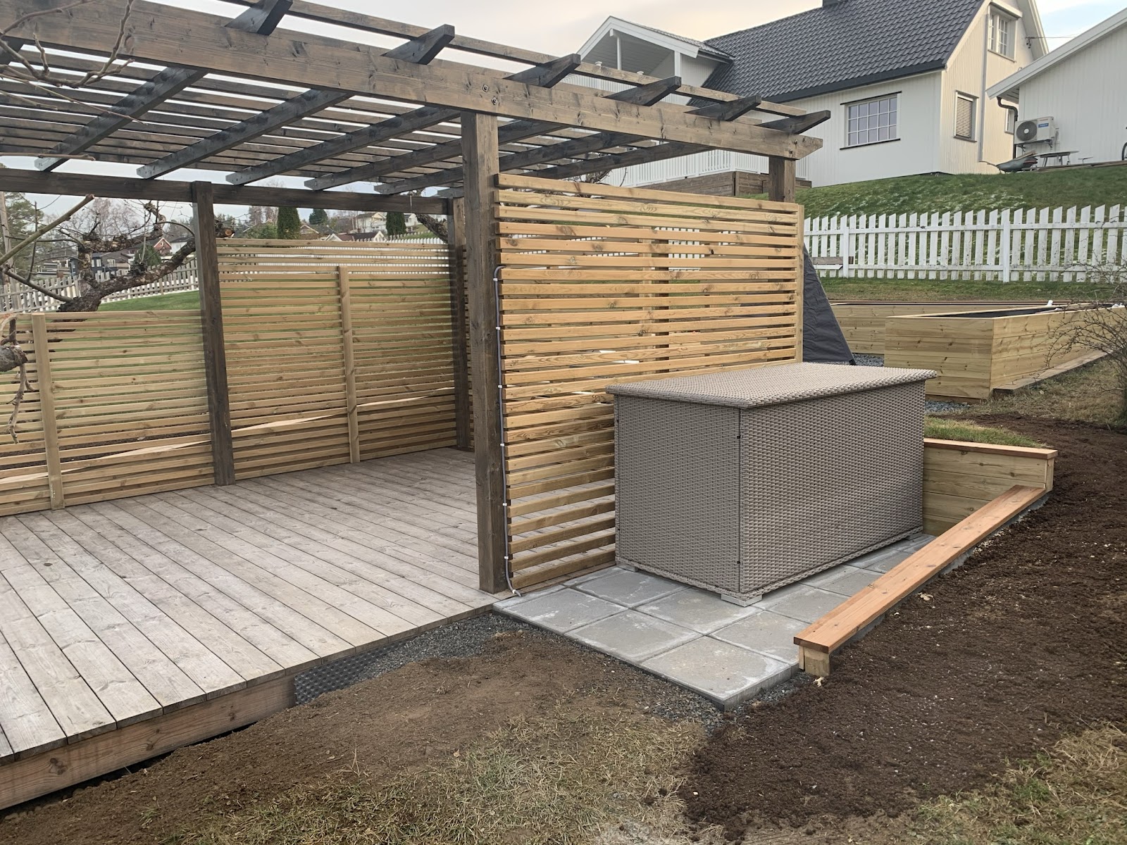 Pergola / køkkenhave