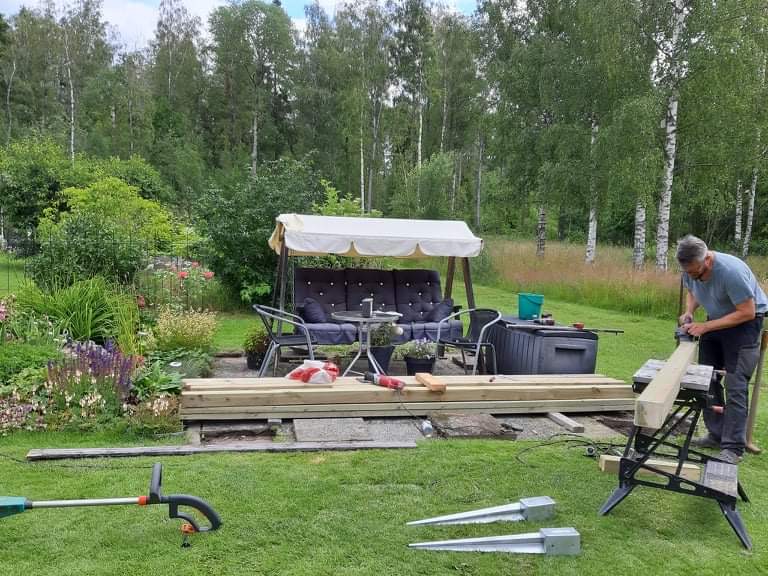 Pergola med klatreplanter