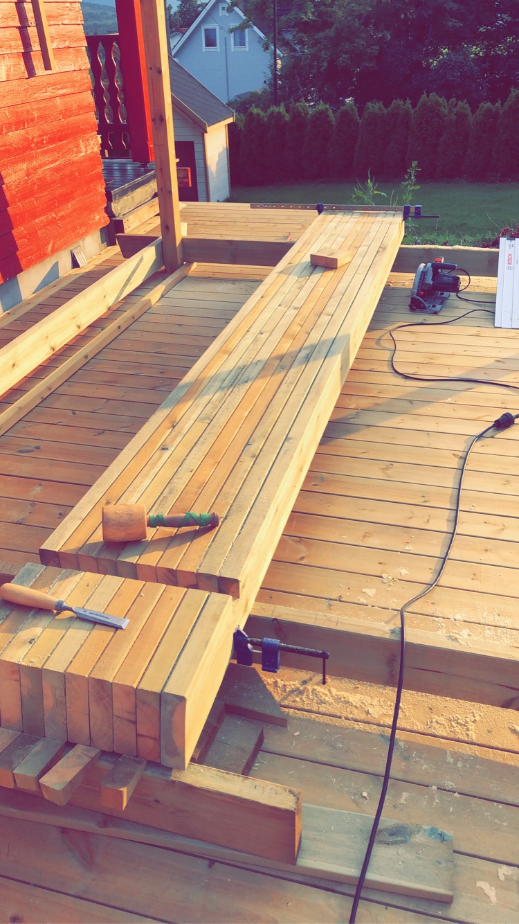 Terrasse med pergola