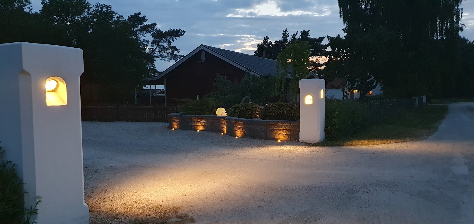 Indgangsstolper med indbygget belysning