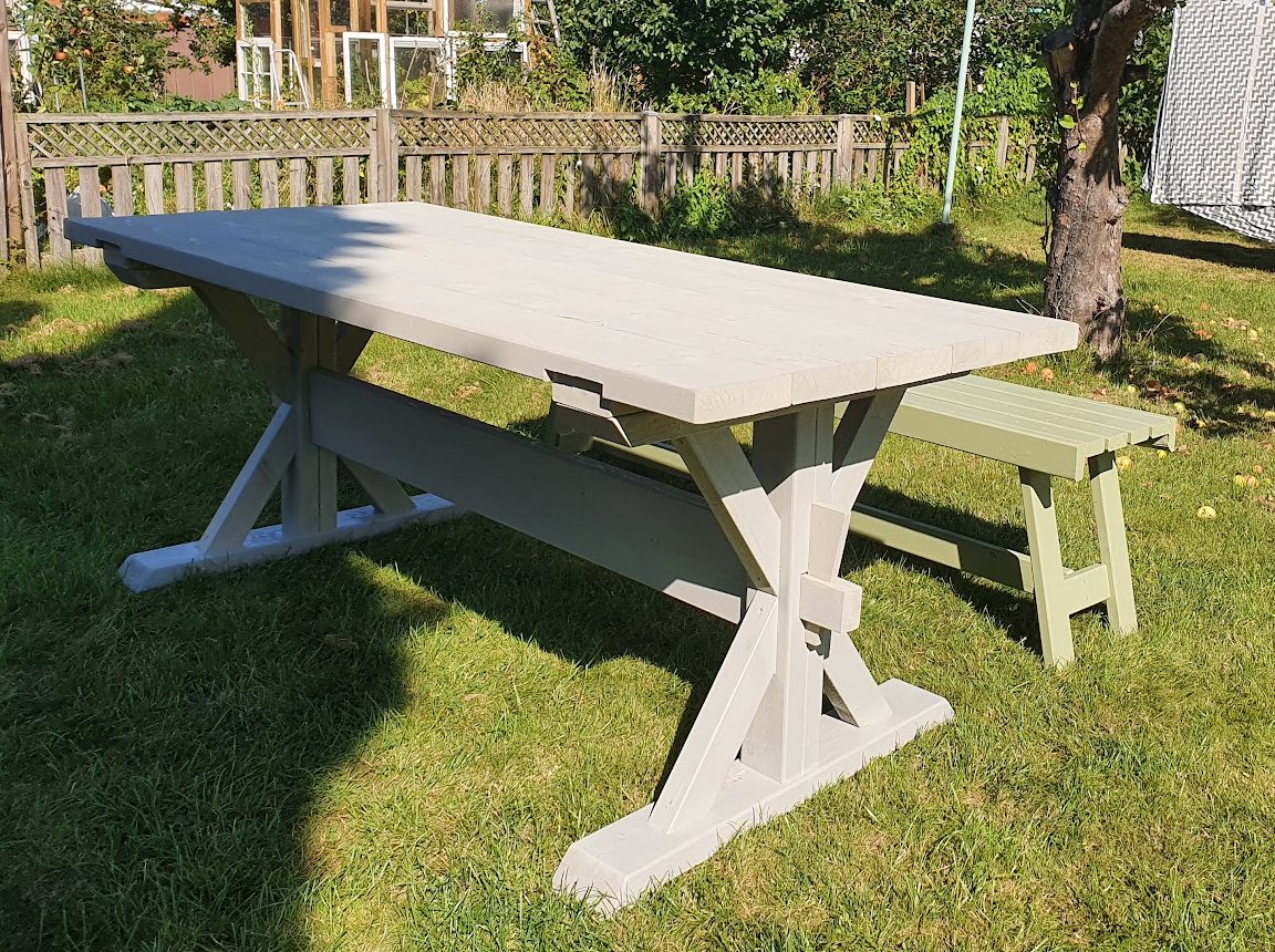 Fint bord til terrassen