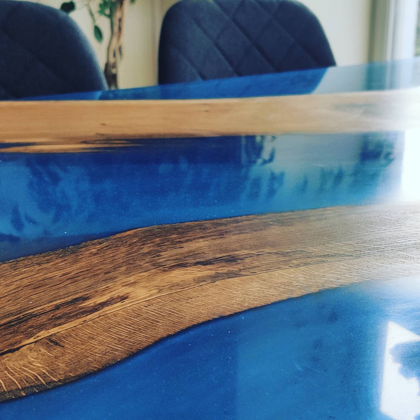 River-epoxy bord af eg