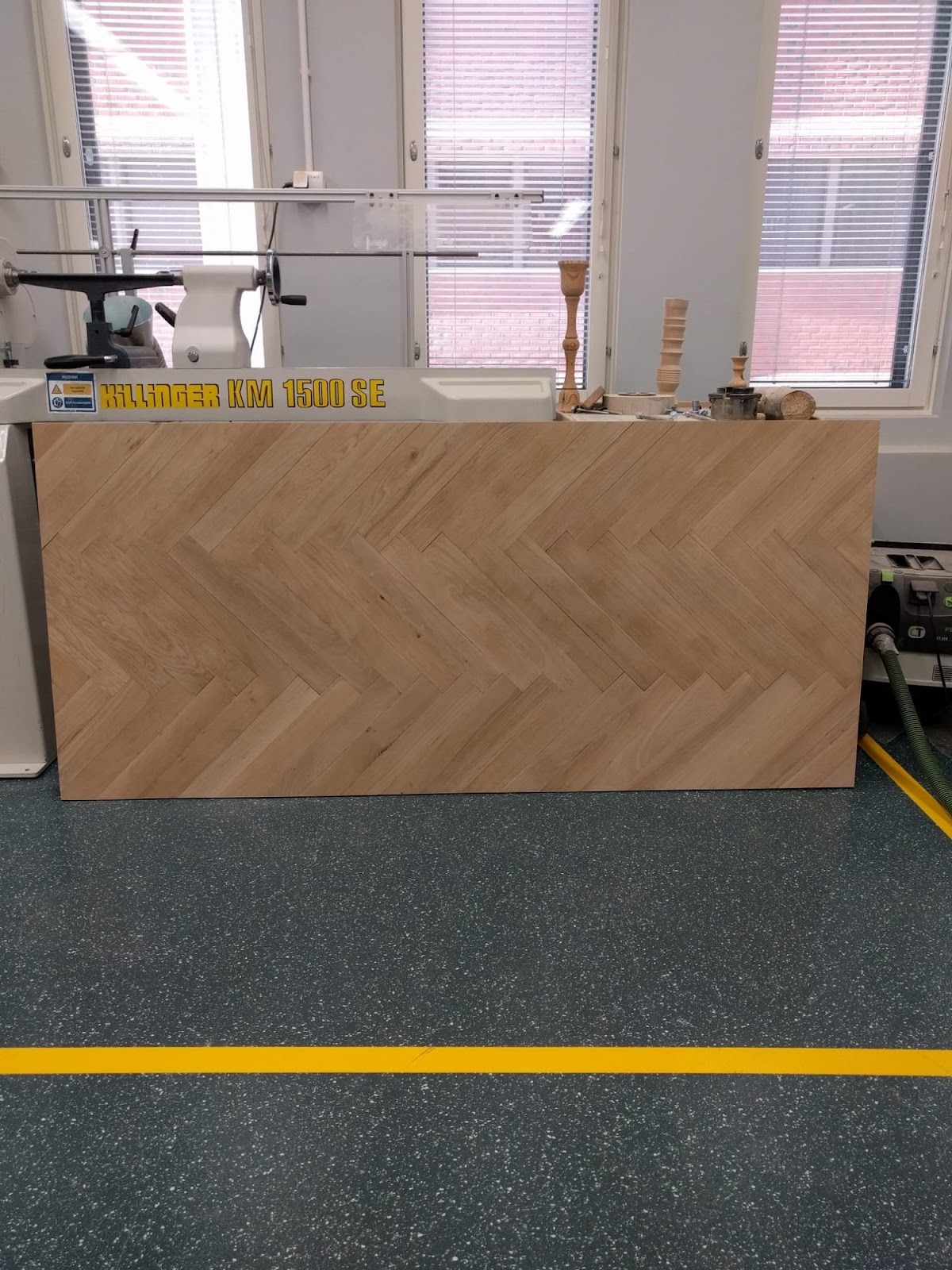 Spisebord med sildeben