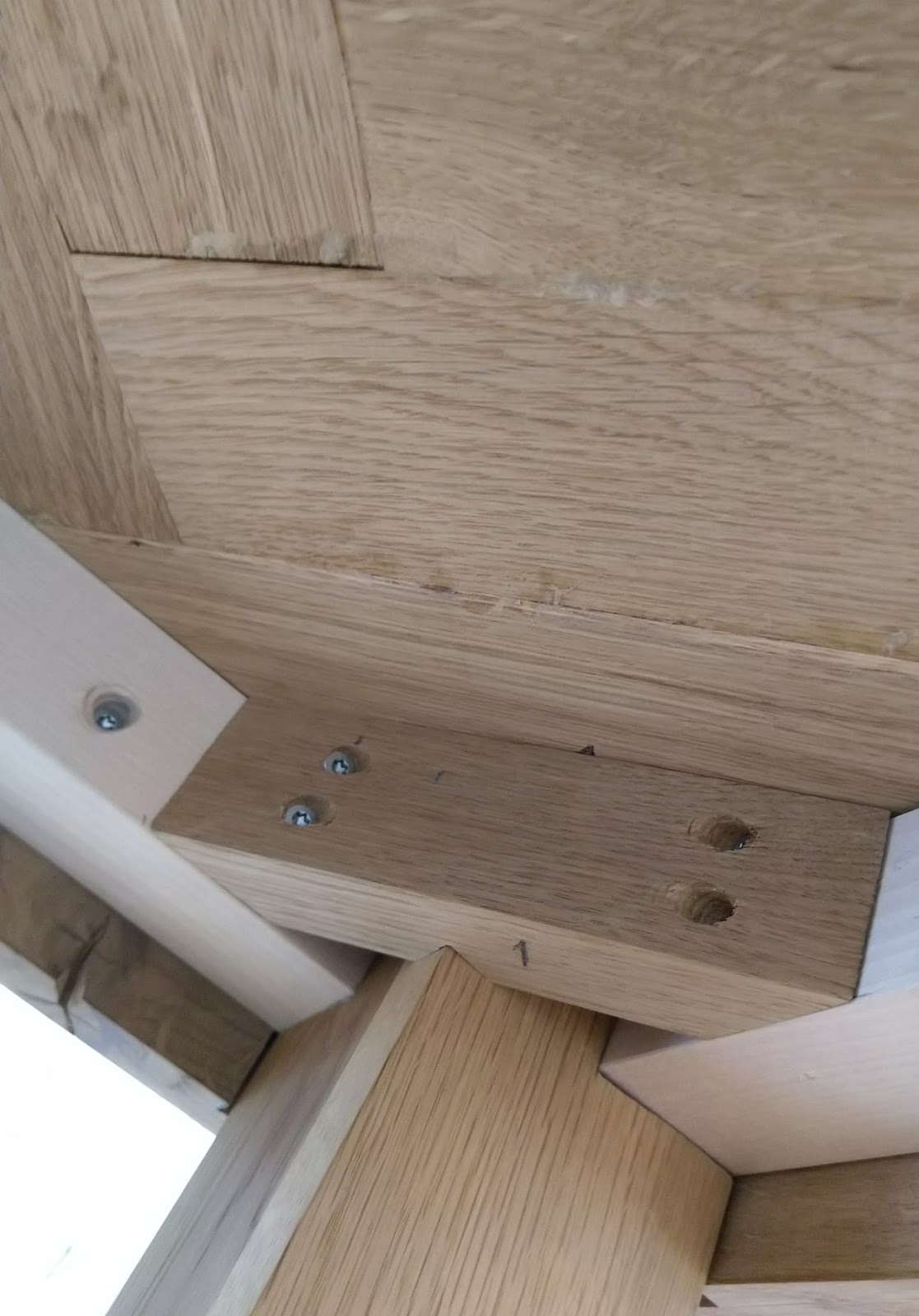 Spisebord med sildeben