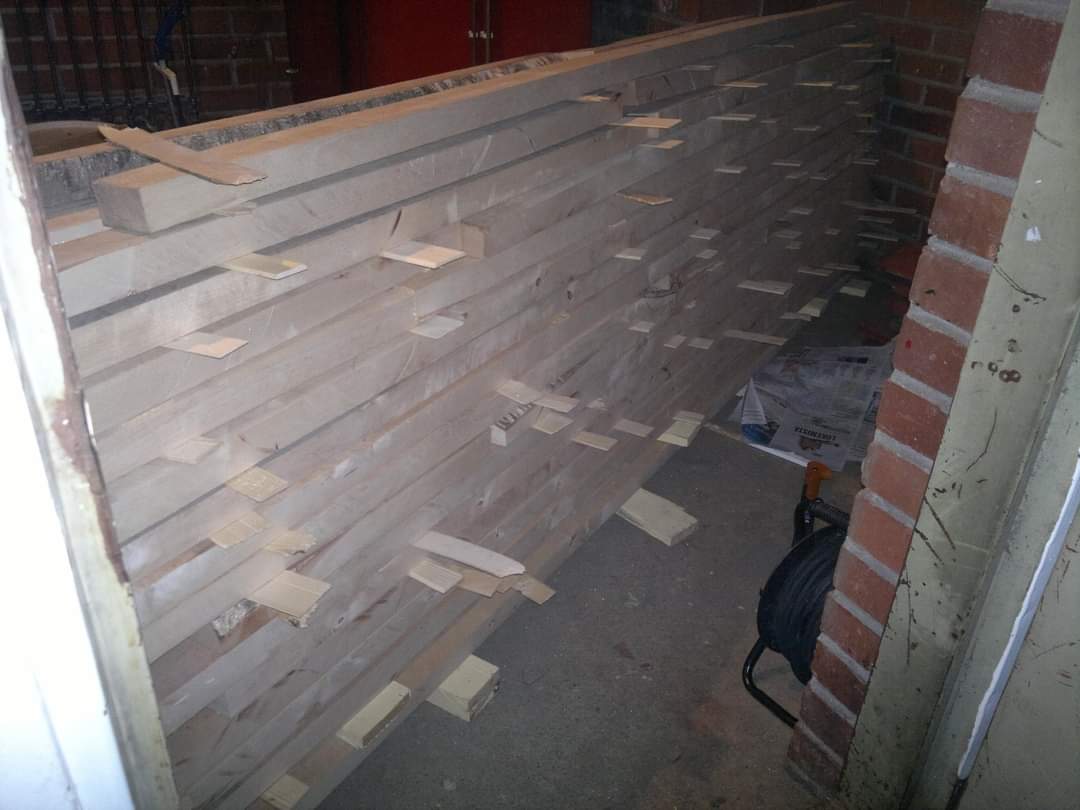 Bord og bænkesæt i kraftige planker