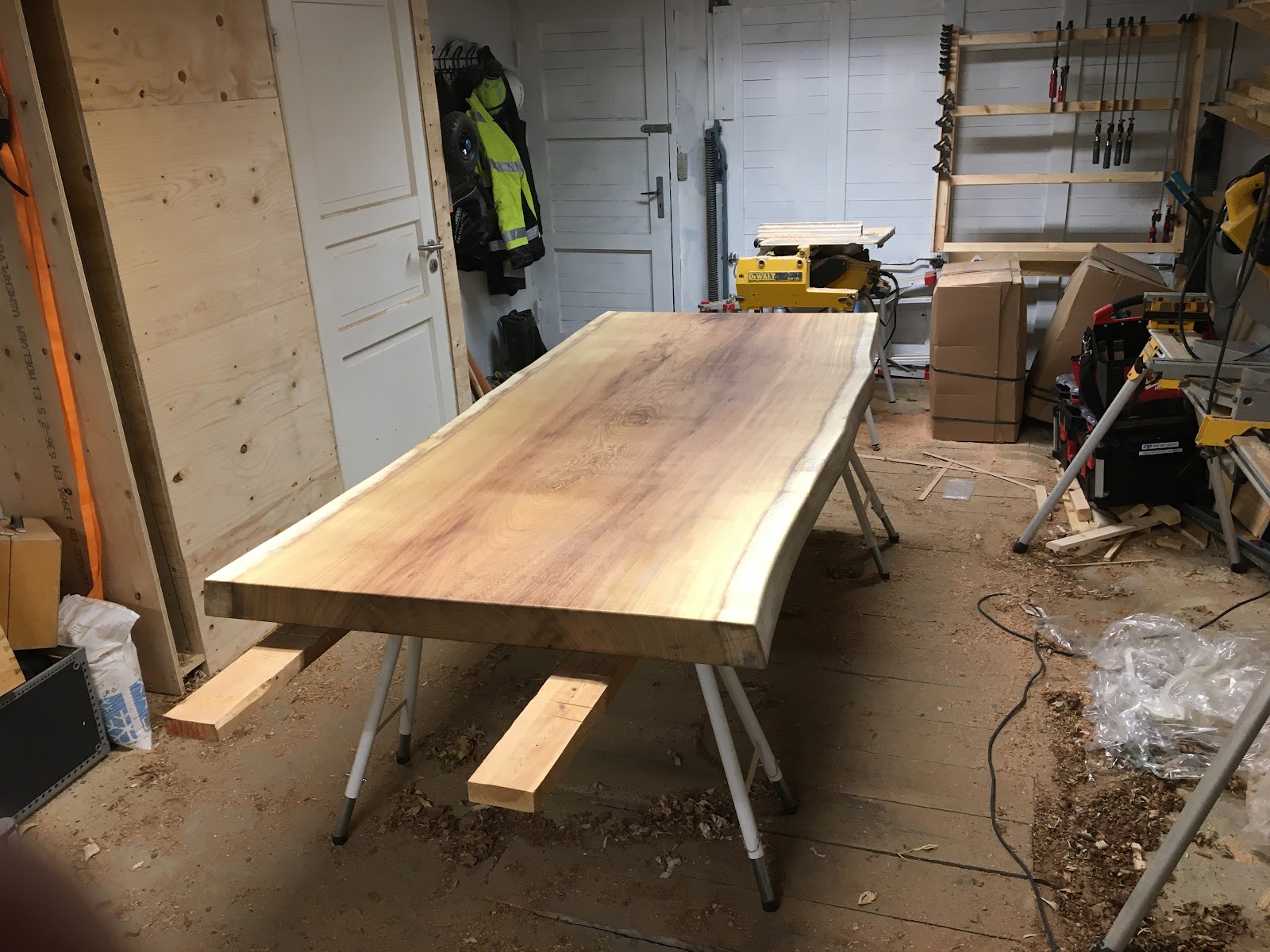 Plankebord af en 110 cm bred planke