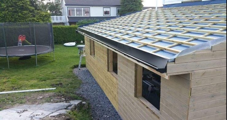 Tilbygning og overdækket indgang