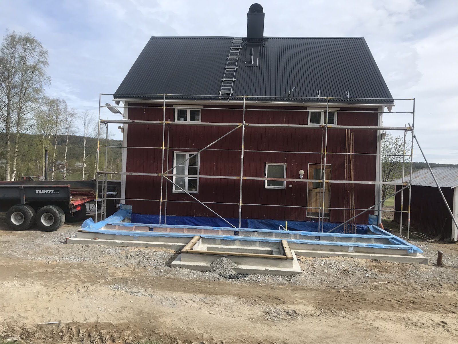 Udbygning af træhuset