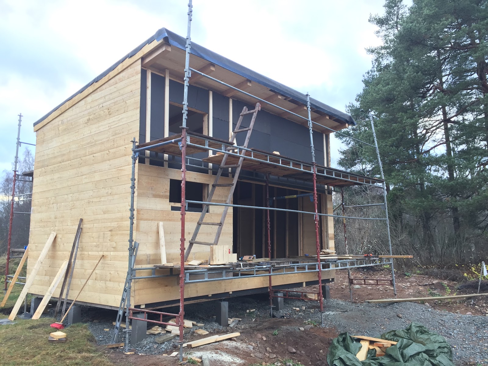 Stort anneks med førstesal