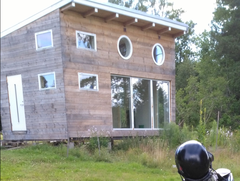 Stort anneks med førstesal