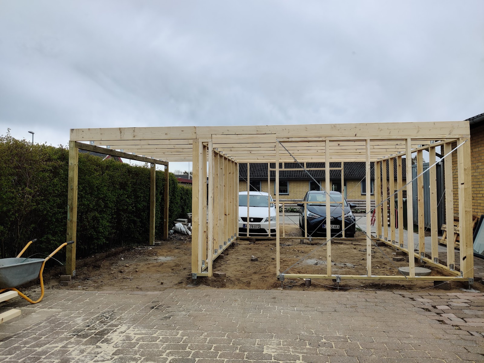 Nyt skur og belægning