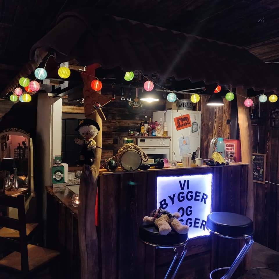 Hjemmebygget gildesal