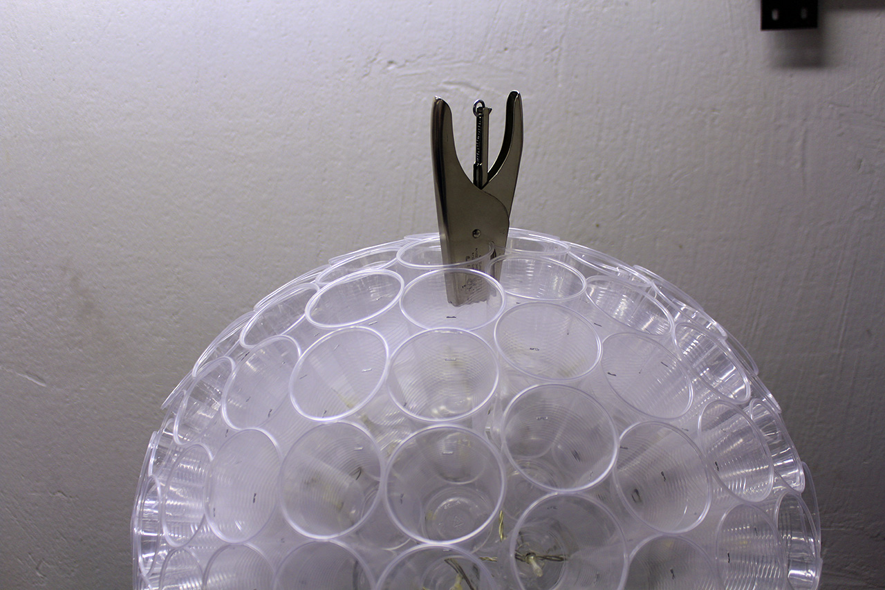 LED-lampe af plastik-krus