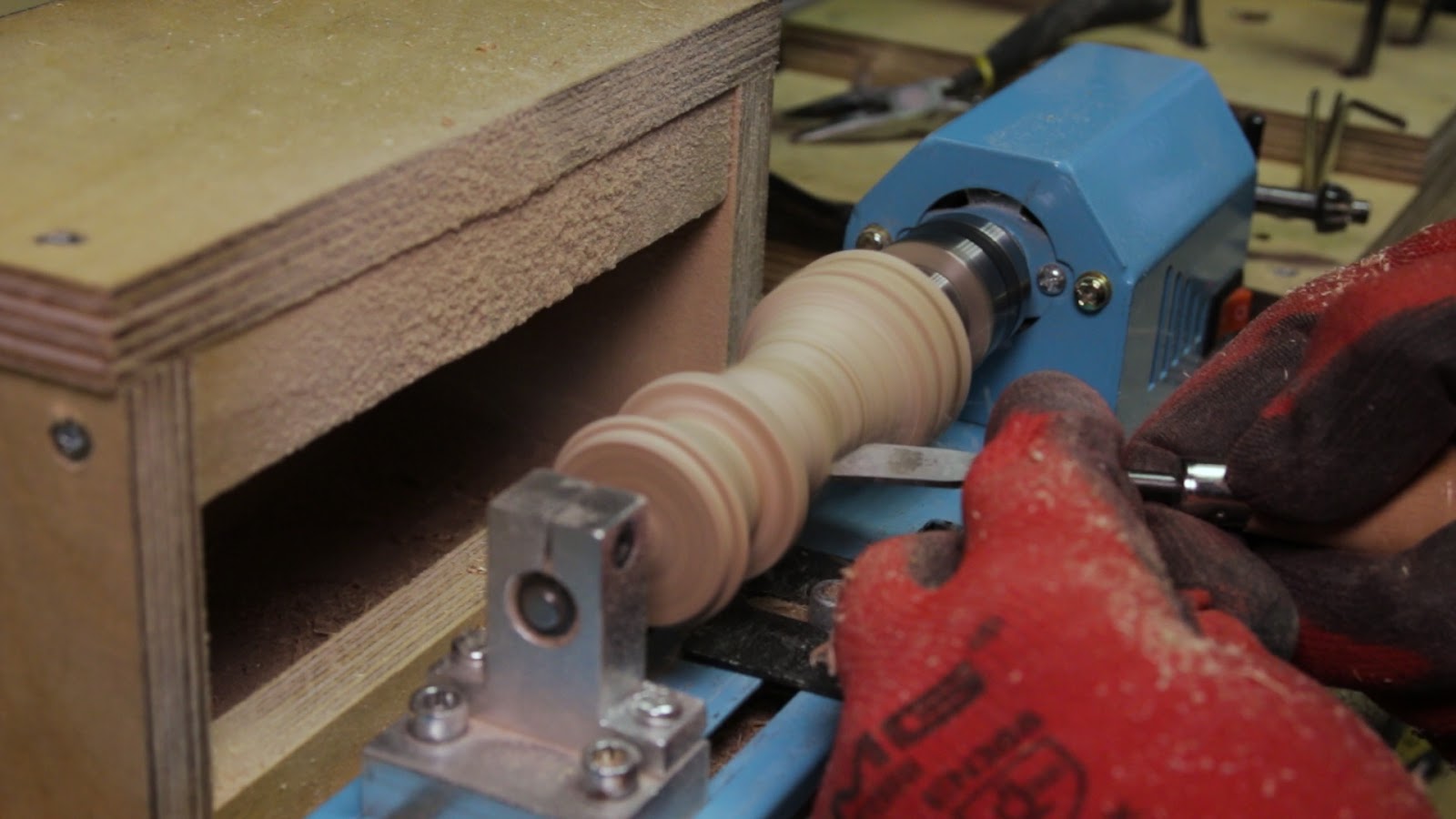 Mønstret krydsfiner skaksæt