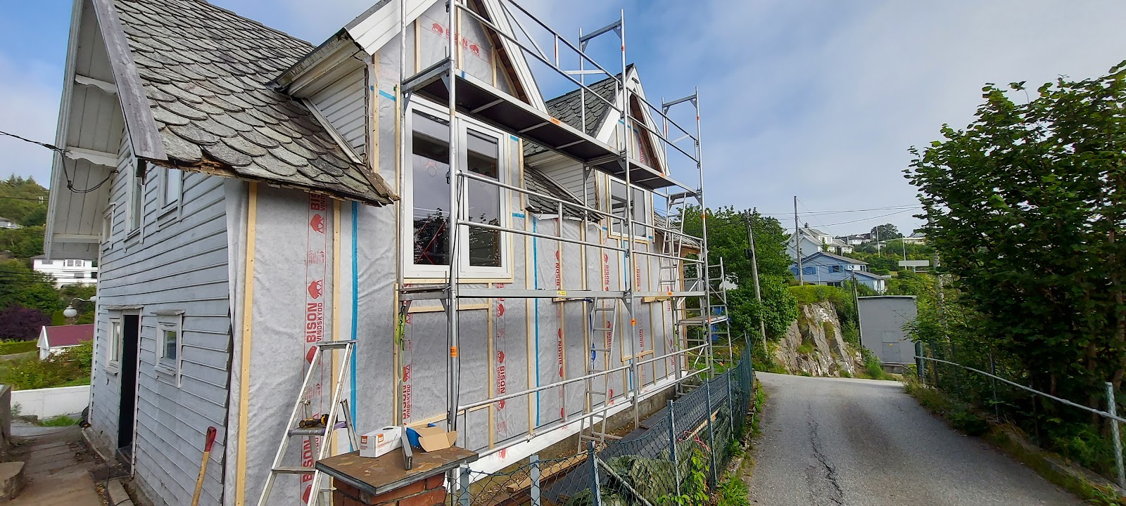 Efterisolering, udskiftning af væg og vinduer