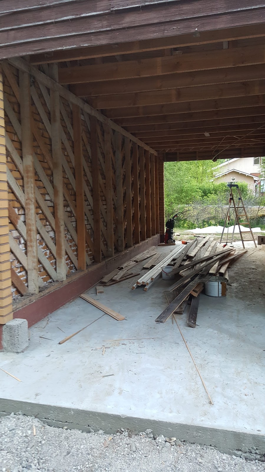 Smart garage mellem hus og mur