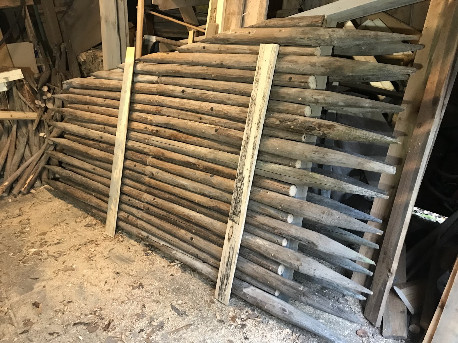 Shelter med spidse rafter