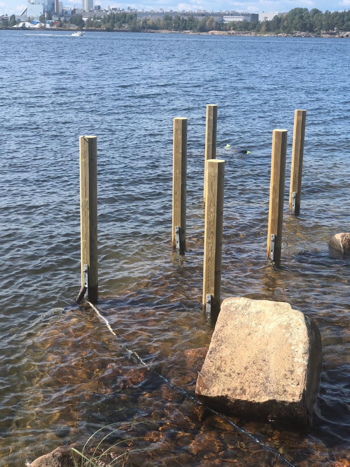 Badebro på klippegrund