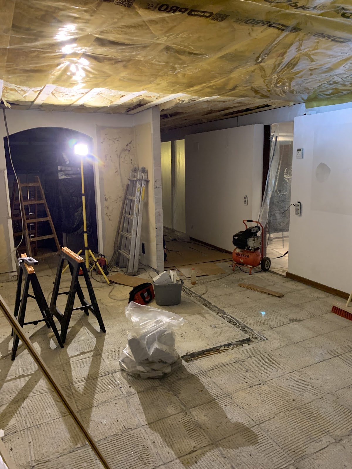 Täysin remontoitu keittiö