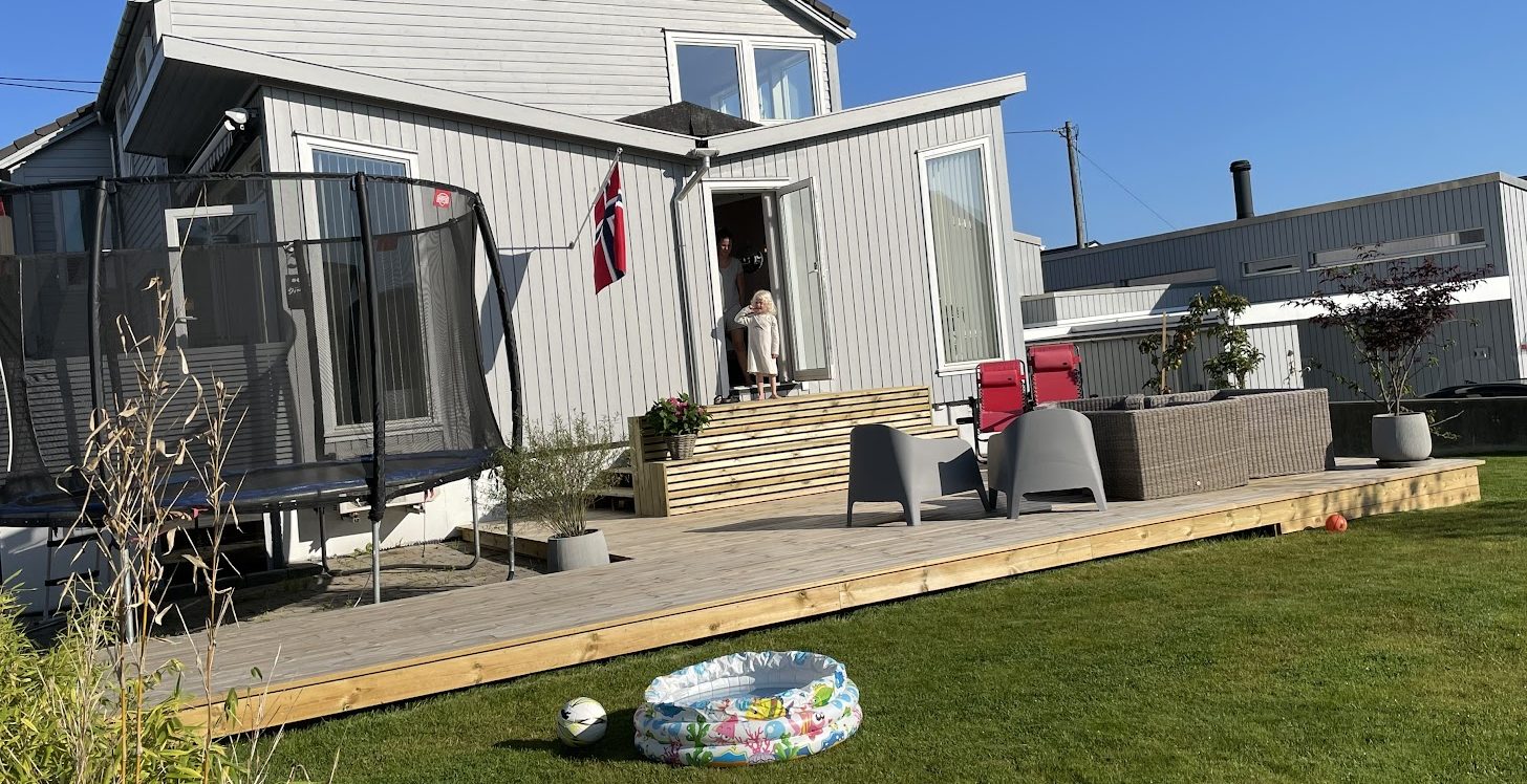 Puutarhaprojekti, uusi terassi ja portaat