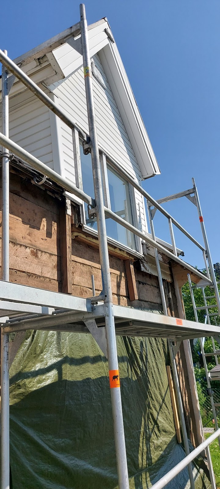 Uudelleeneristys, seinien ja ikkunoiden vaihto