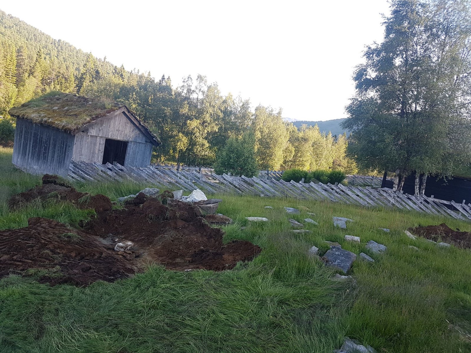 Kivistä tehty ulkotakka grilli Sætrassa