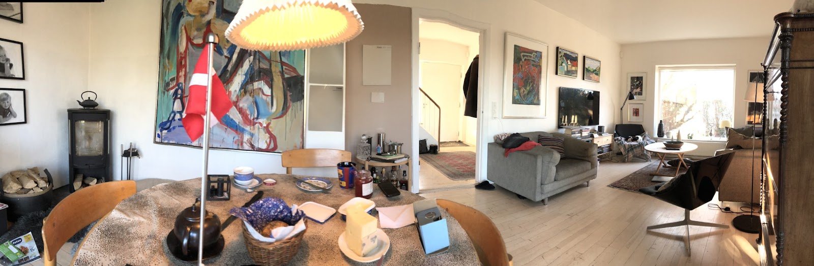 Sisäänrakennettu kirjahylly