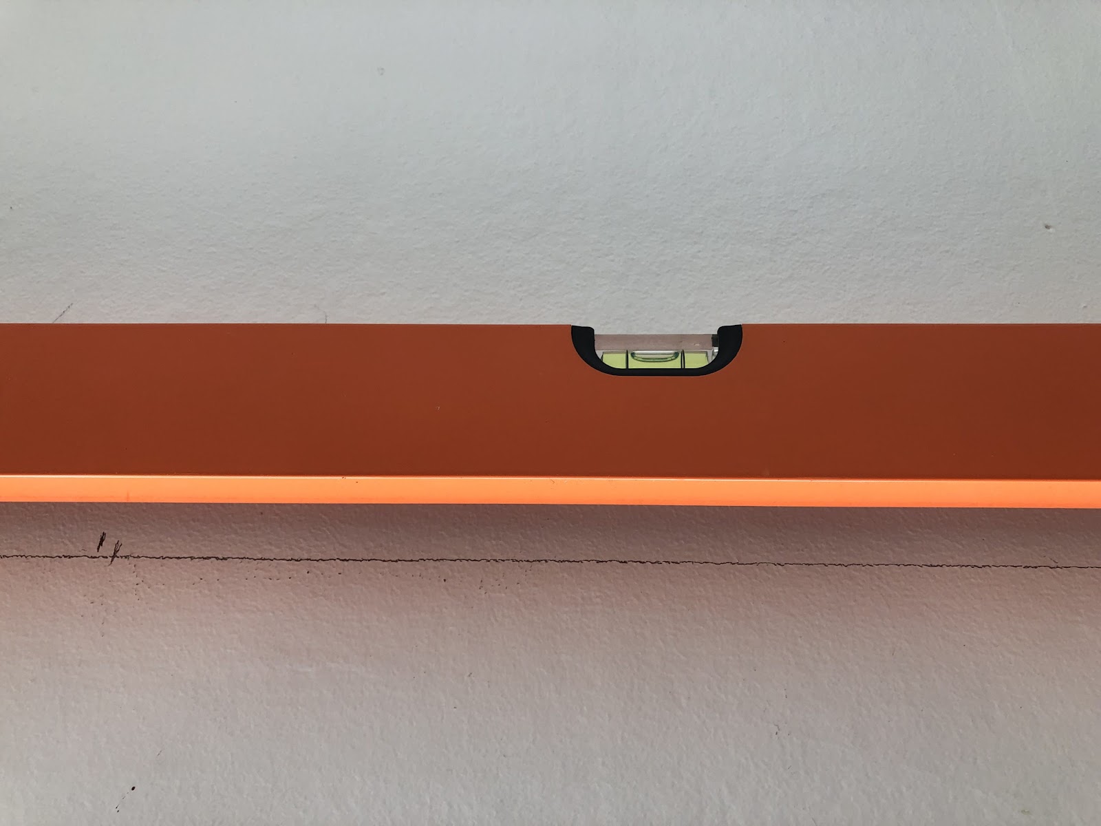 Sisäänrakennettu kirjahylly