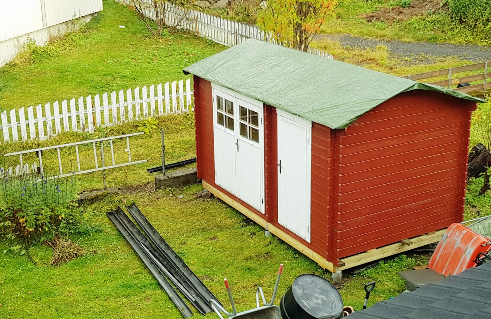 Ulkovarasto terassilla