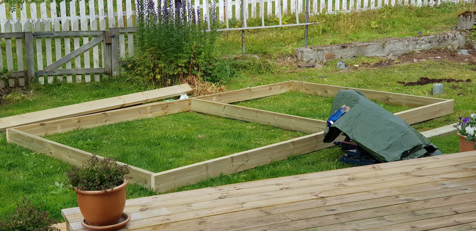 Ulkovarasto terassilla