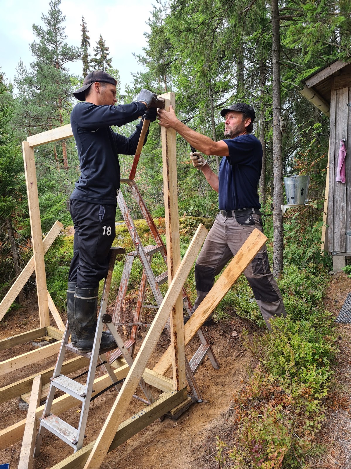Hienohelmoillekkin kelpaava huussi