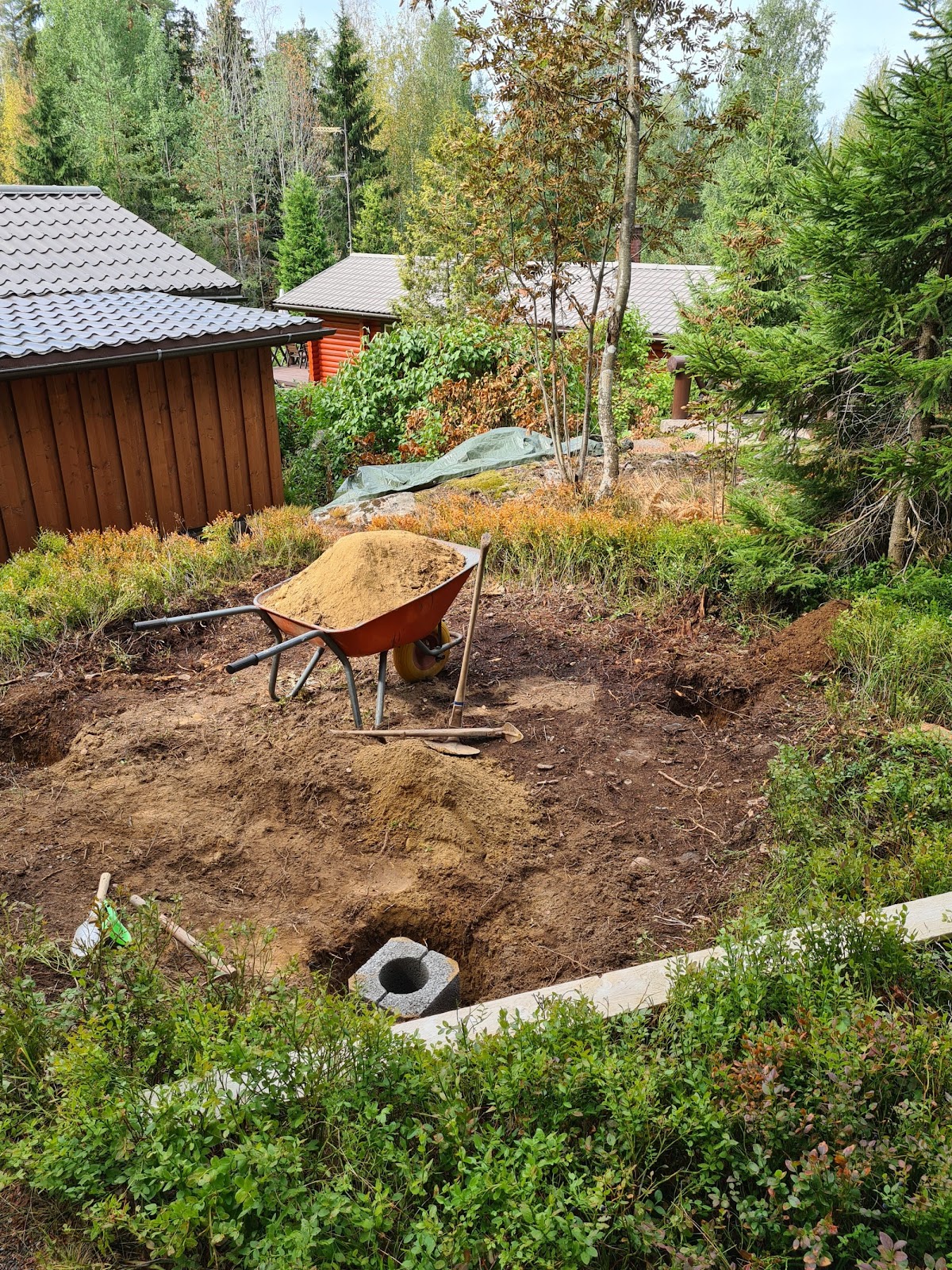 Hienohelmoillekkin kelpaava huussi