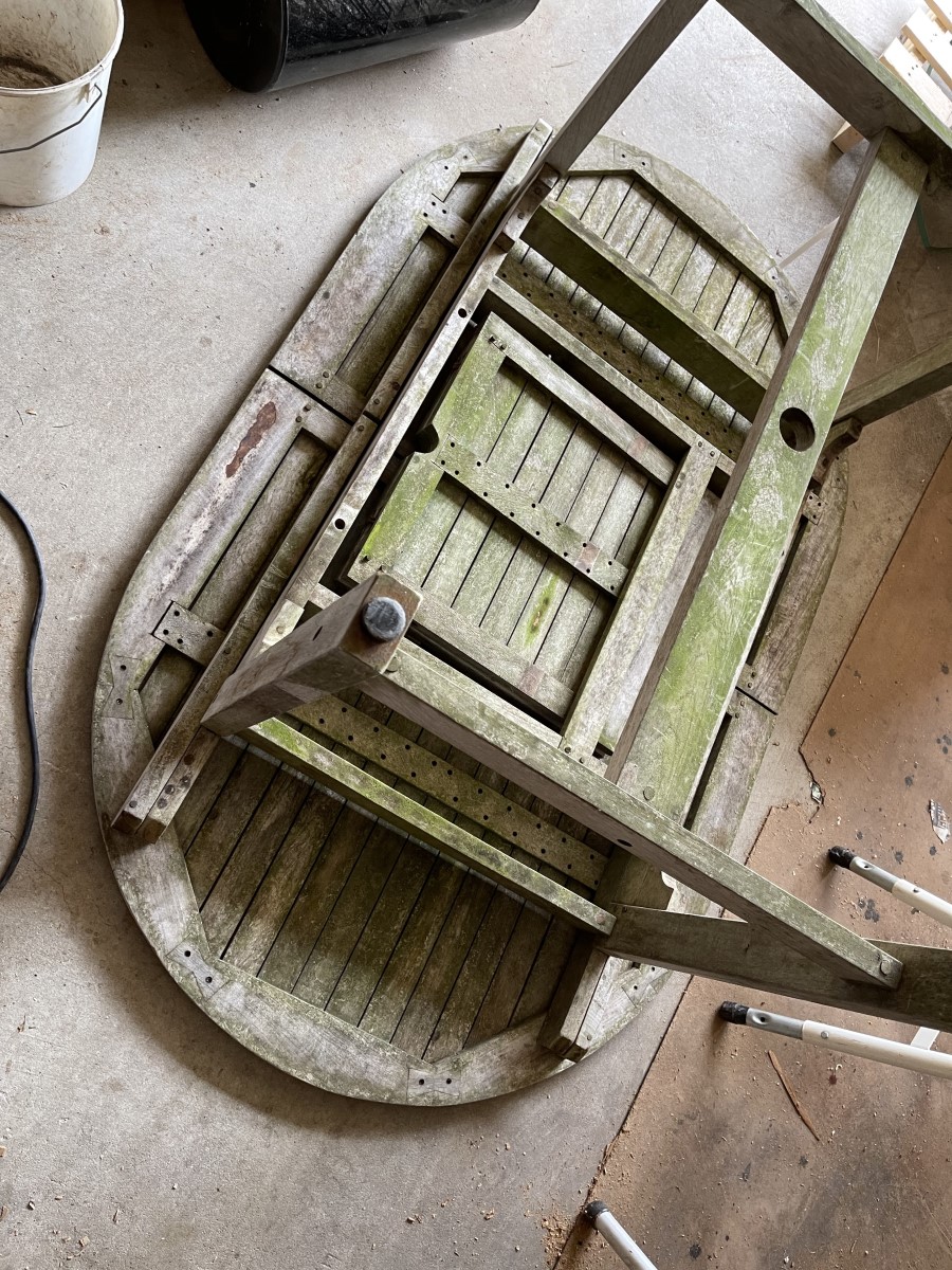 Englantilainen puistonpenkki