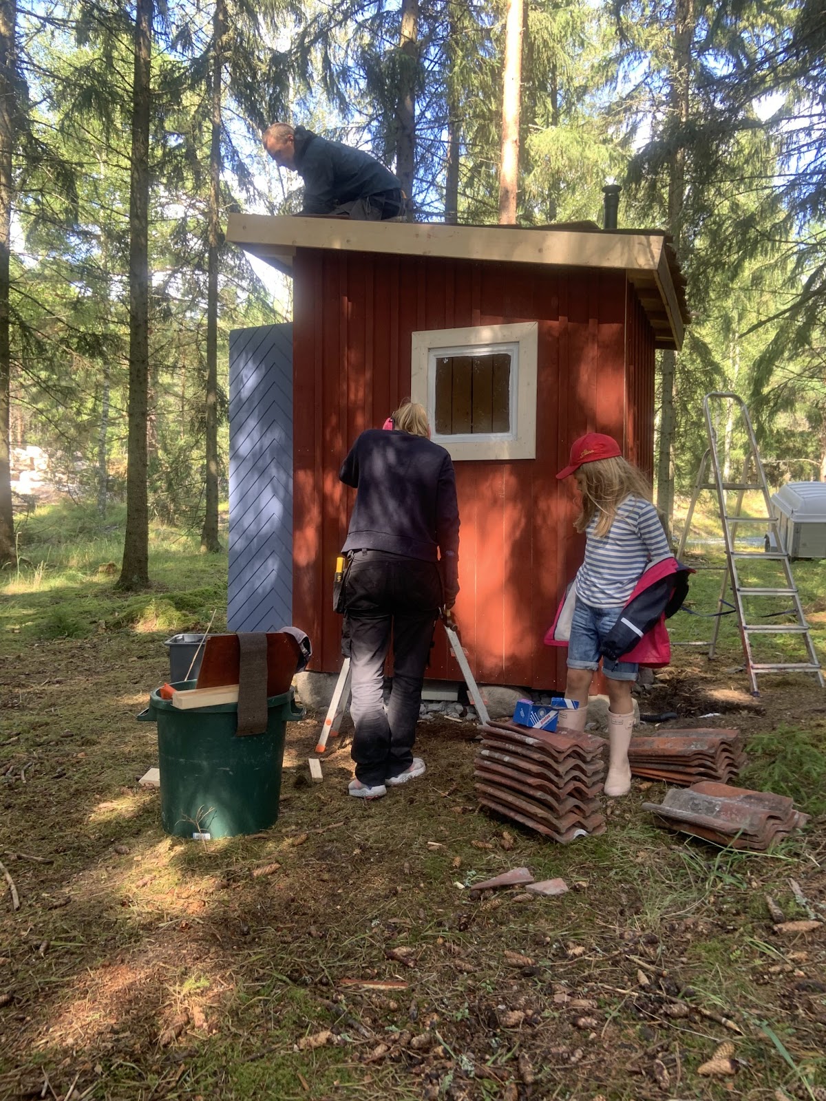 Huussi käsin alusta loppuun