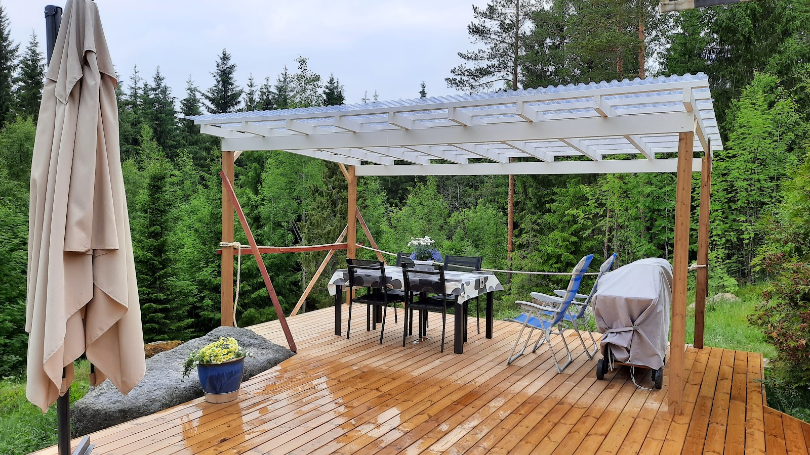 Kesäkeittiö - terassi