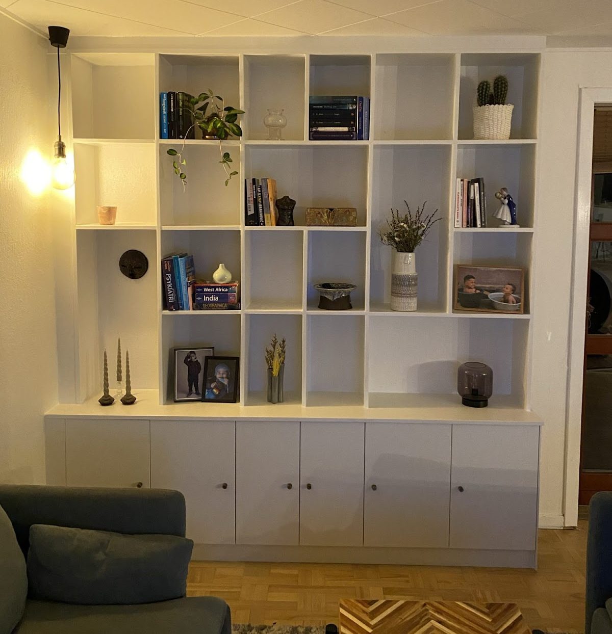 Sisäänrakennettu seinähylly