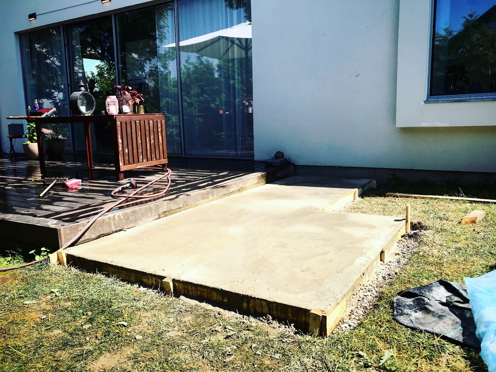 Ainutlaatuinen pizzauuni lasikatoksella