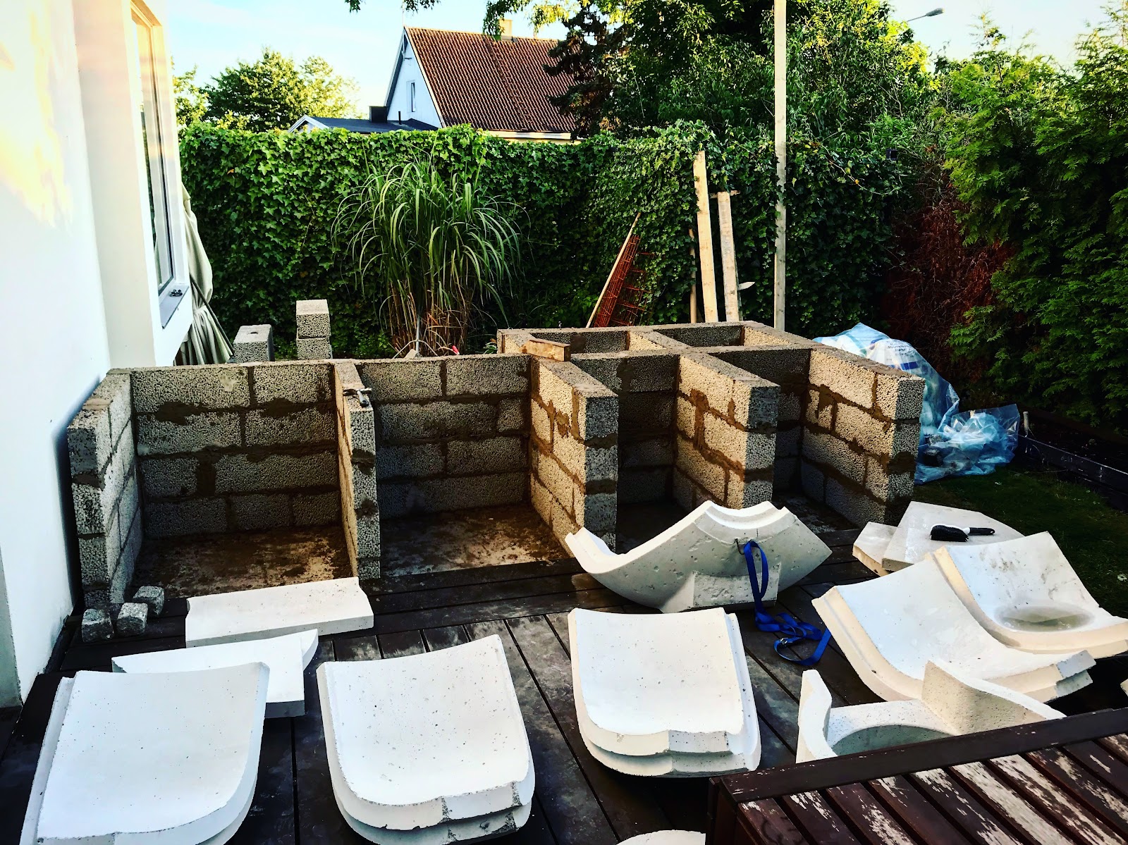 Ainutlaatuinen pizzauuni lasikatoksella