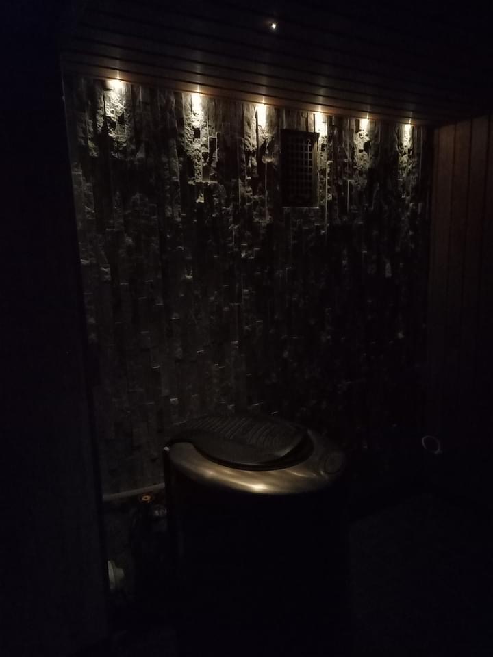 Sauna kahdelle… tai kahdelletoista