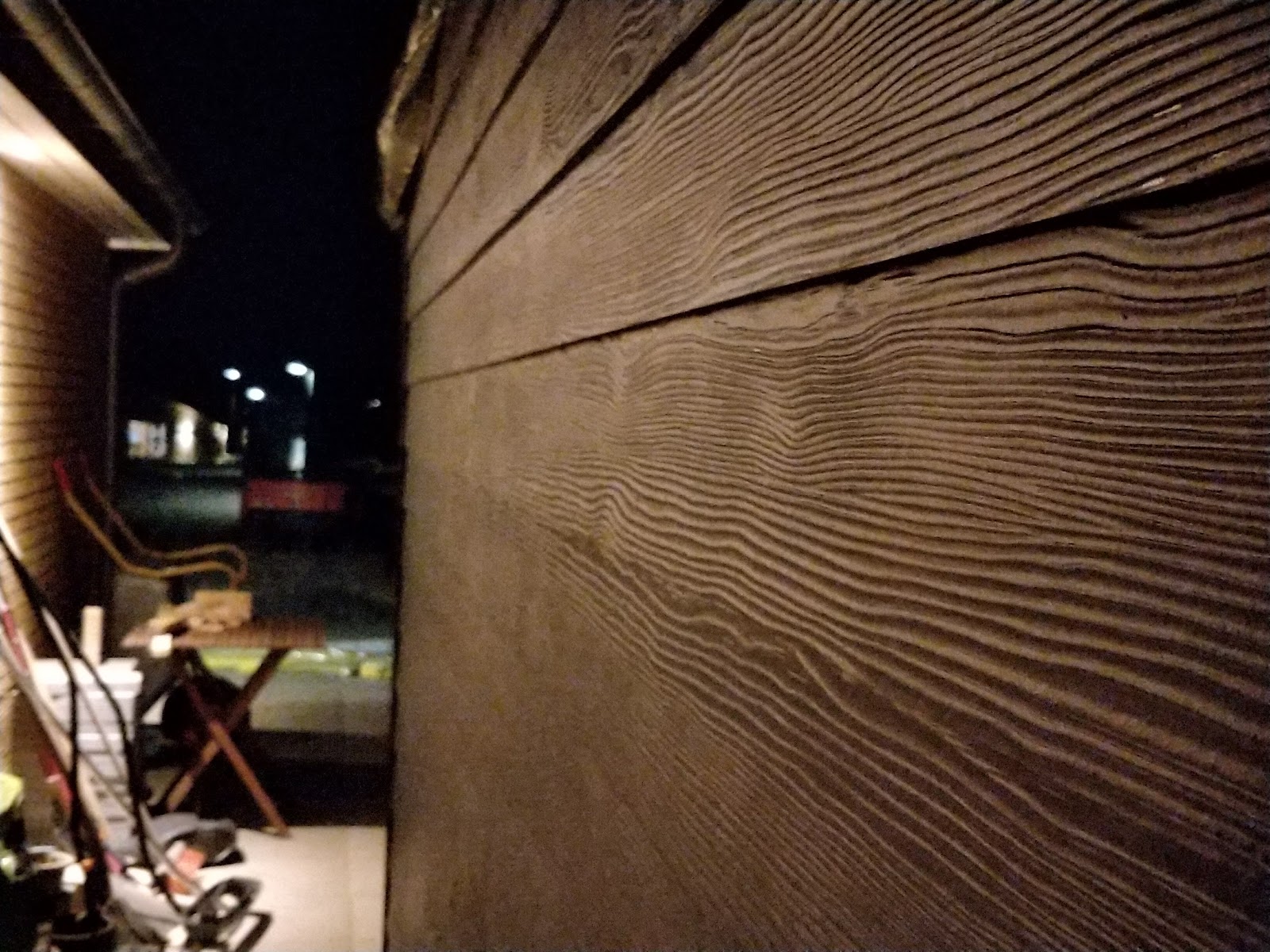 Uusi ulkovarasto katoksella