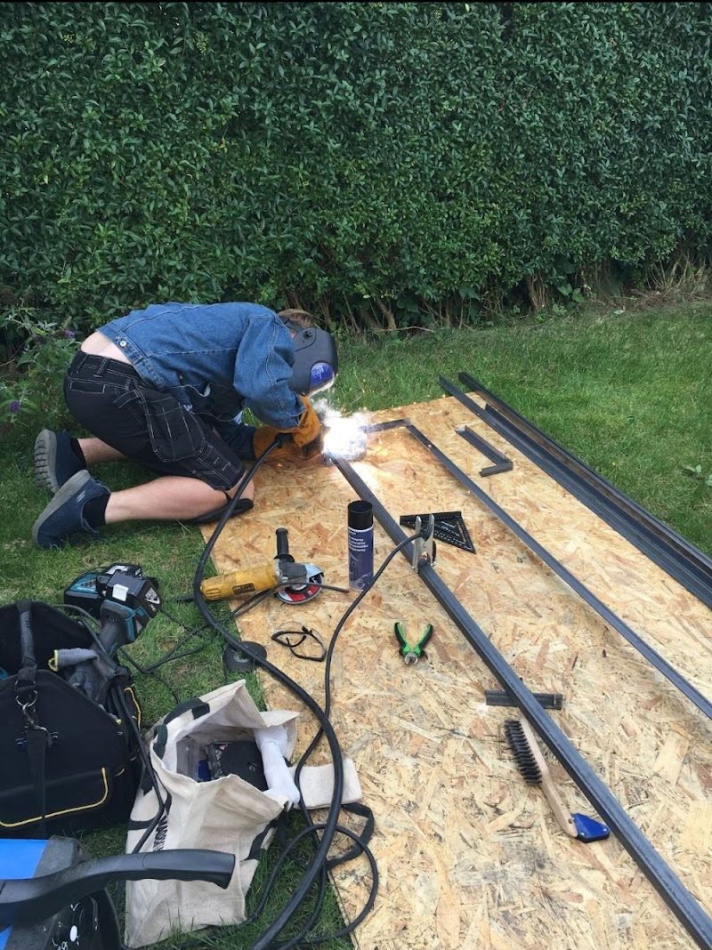 New York -lasiseinä