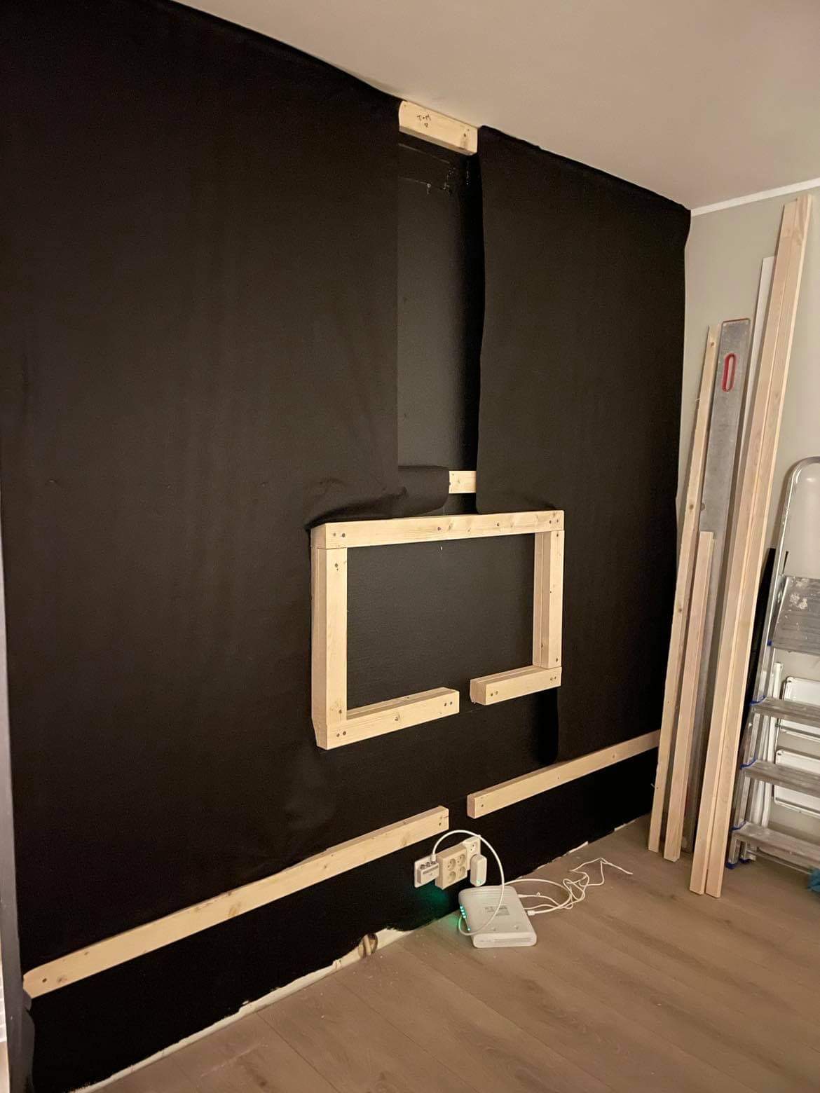 TV-seinä tammilaudoista